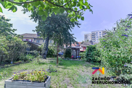 Bezczynszowe mieszkanie w centrum z działką